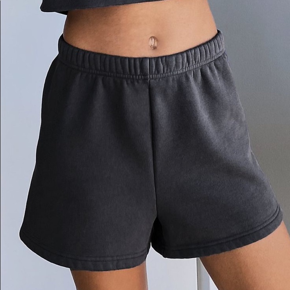TNA navy shorts L